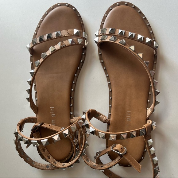 MADDEN GIRL Flight Studded Wrap Around Sandals - Picture 2 of 6